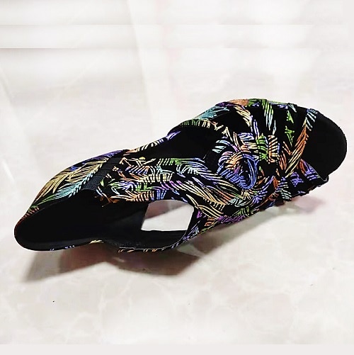 chaussures de danse pour femmes brodées de fleurs colorées avec semelle en daim souple – talons latins à bout ouvert pour les performances de salon et de salsa de 2025 ? $59.99 –P3