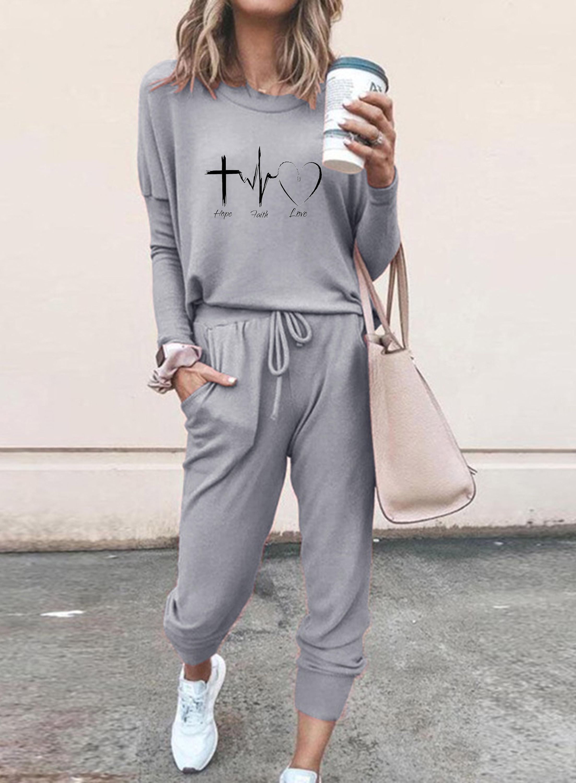 Completi da donna 2 pezzi con felpa streetwear set di pantaloni con t-shirt base a maniche corte collo a giro stampa con cuore e lacci vacanza casual quotidiana nero rosa grigio autunno e inverno del 2025 a $31.99 –P2