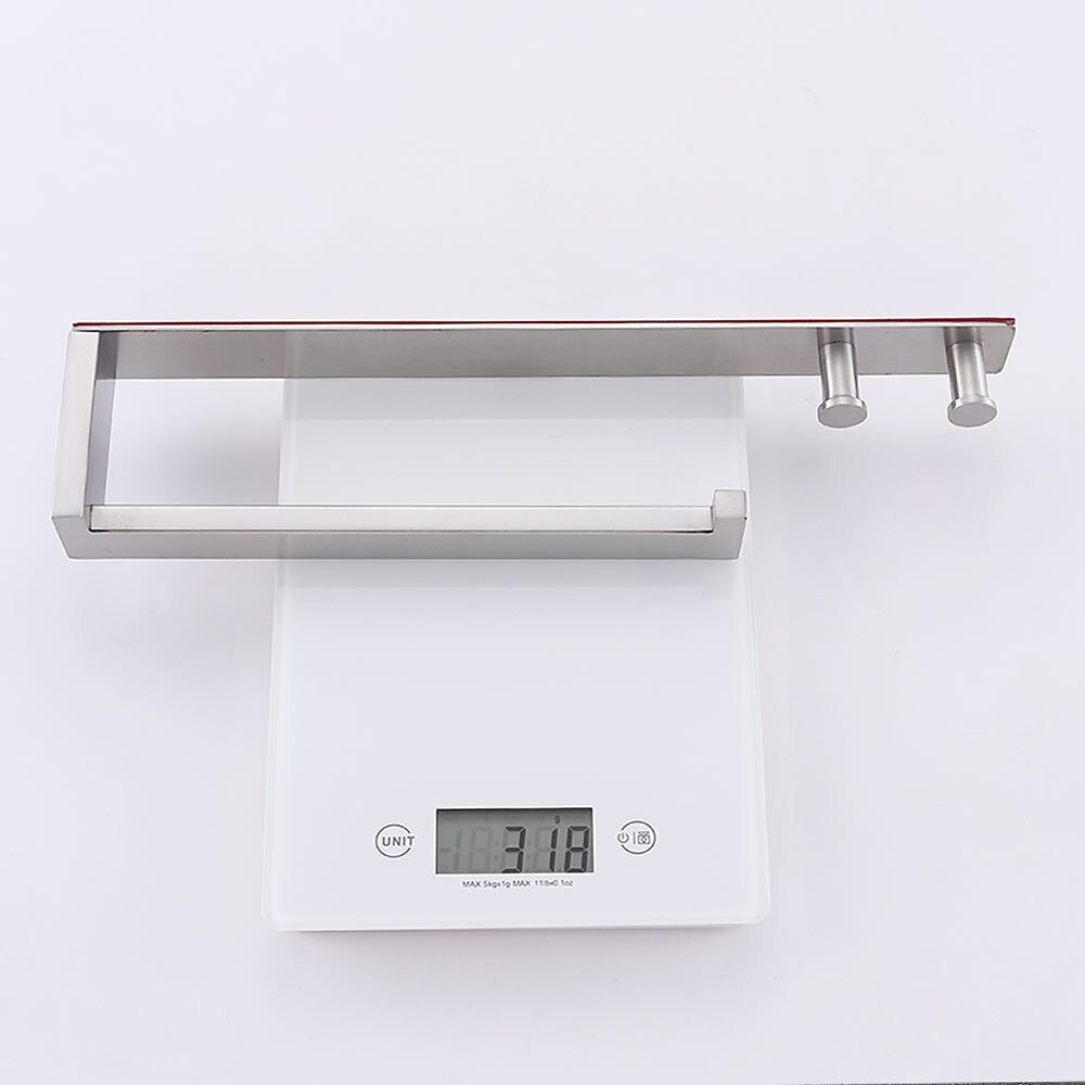 Barra de toalla multifuncional con percheros, estante de baño autoadhesivo sin perforaciones, acero inoxidable cepillado plateado y negro, 1 pieza 2025 - $44.99 –P6