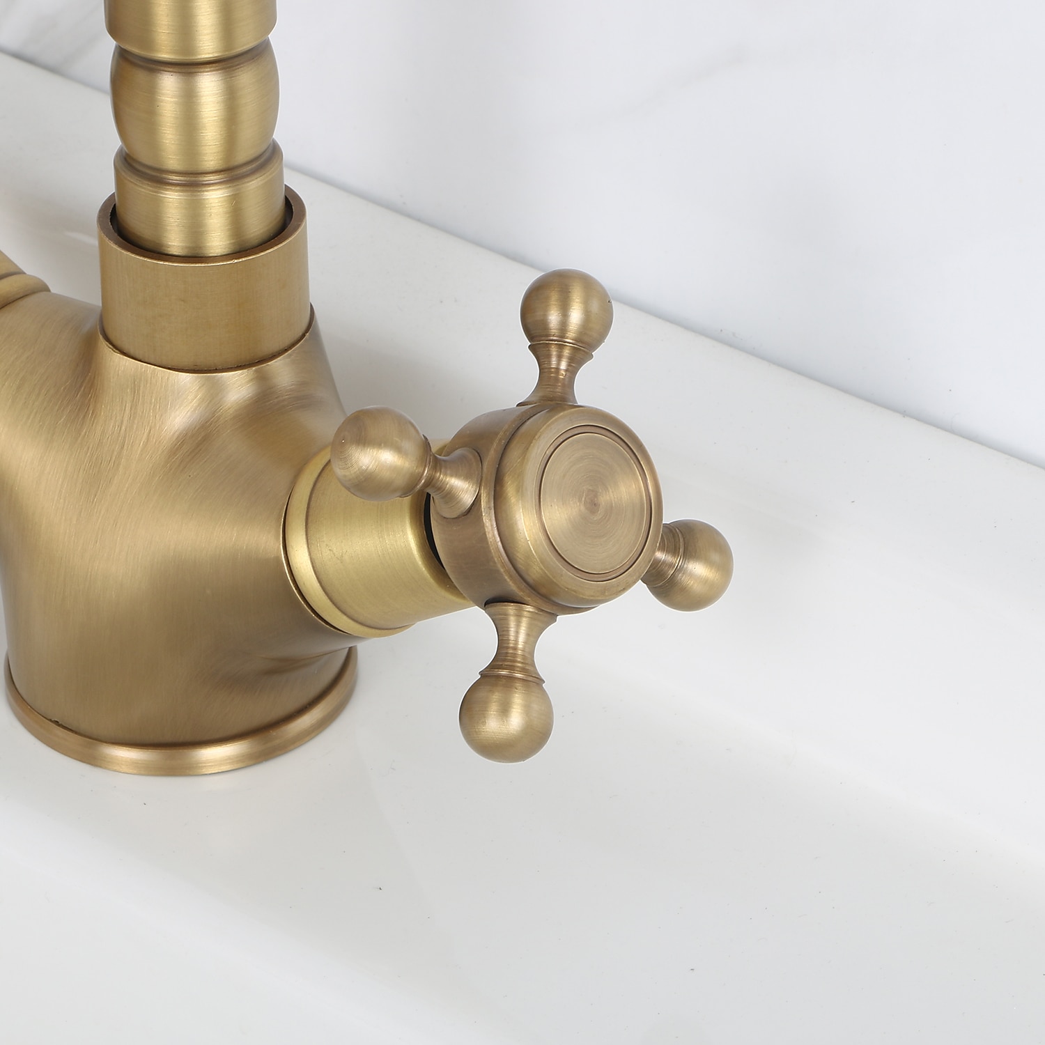 rubinetto da cucina monocomando rubinetto da cucina in ottone antico monoforo girevole / arco alto/alto, rubinetto da cucina in ottone antico/cod con linee di alimentazione / regolabile su acqua del 2025 a $80.99 –P12