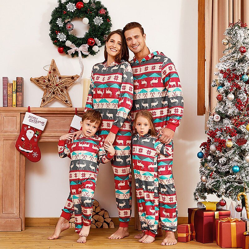 Комплект Новогодних Пижам В Стиле Family Комплект Новогодних Пижам В Стиле Family