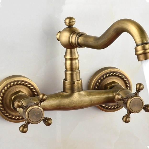 Badrum Tvättställ Kran - Roterbar / Väggfäste Antik mässing Väggmontering Två handtag Ett hålBath Taps 2026 - $114.99 –P2