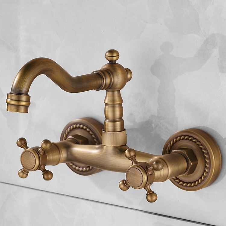 Badrum Tvättställ Kran - Roterbar / Väggfäste Antik mässing Väggmontering Två handtag Ett hålBath Taps 2026 - $114.99 –P1