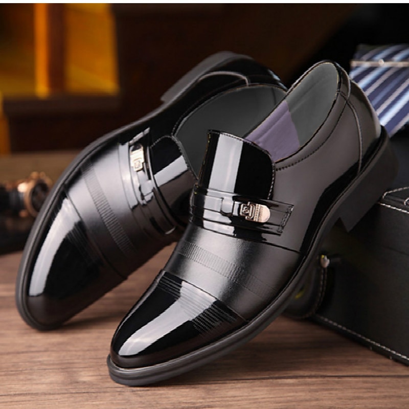 Herren-Loafer aus braunem Lack-Kunstleder mit perforiertem Design – formelle Schlupfschuhe fürs Business und besondere Anlässe 2025 - $46.99 –P4