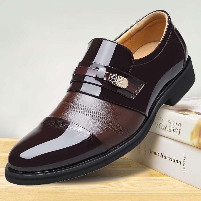 Herren-Loafer aus braunem Lack-Kunstleder mit perforiertem Design – formelle Schlupfschuhe fürs Business und besondere Anlässe 2025 - $46.99 –P5