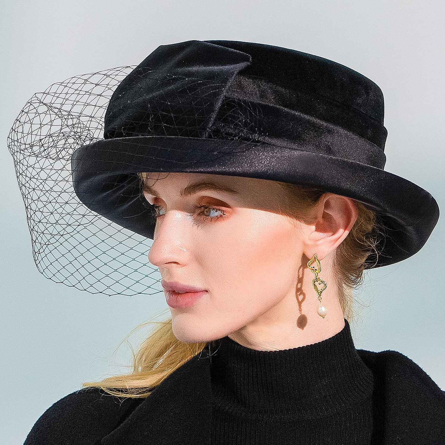 Fascinateurs de velours élégants de mode / chapeaux avec nœud papillon / nœud papillon en satin / tulle 1pc occasion spéciale / fête / soirée / dames jour casque de 2026 ? $49.99 –P1