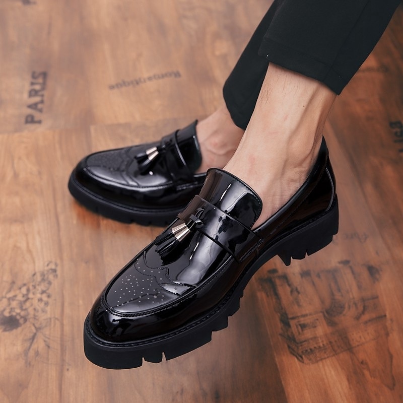 Herren-Loafer aus schwarz-goldenem Lackleder mit Quastendetails und robuster Sohle für formelle und legere Anlässe 2025 - $64.99 –P3
