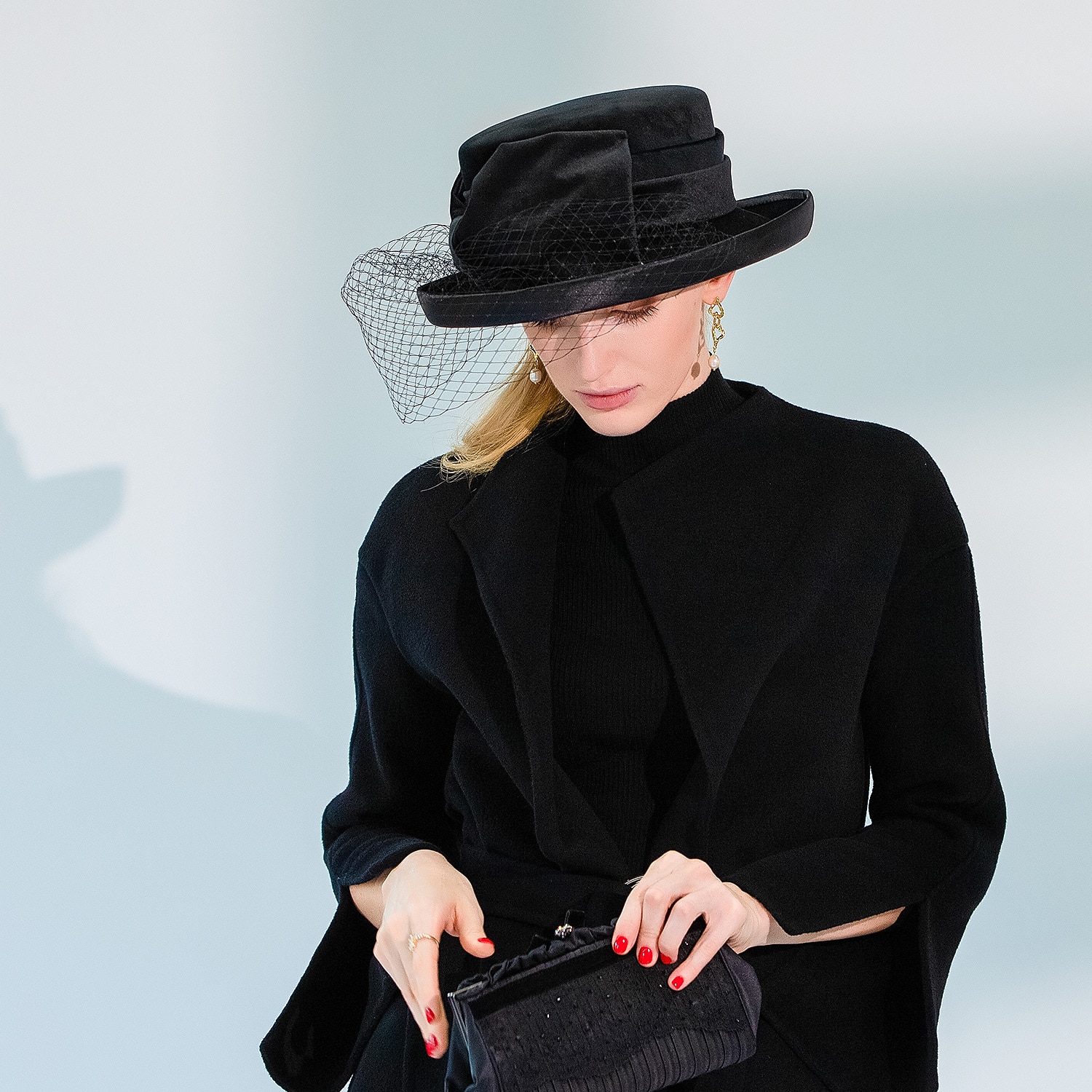 Fascinateurs de velours élégants de mode / chapeaux avec nœud papillon / nœud papillon en satin / tulle 1pc occasion spéciale / fête / soirée / dames jour casque de 2026 ? $49.99 –P3