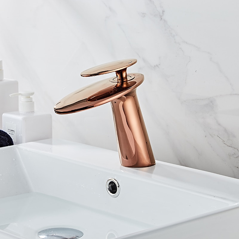 Rubinetto per lavabo da bagno, rubinetti per vasca da bagno in stile moderno monoforo a cascata in ottone con acqua calda e fredda del 2025 a $105.99 –P8