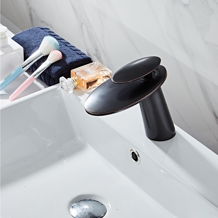 Rubinetto per lavabo da bagno, rubinetti per vasca da bagno in stile moderno monoforo a cascata in ottone con acqua calda e fredda del 2025 a $105.99 –P9
