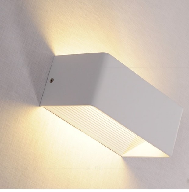 Lightinthebox applique murale d'intérieur moderne led appliques murales en métal pour chambre à coucher 220-240v 10 w de 2025 ? $99.99 –P8