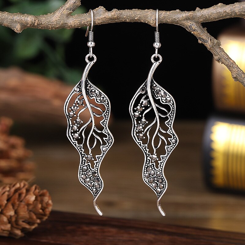 Per donna Orecchini a goccia geometrico A foglia Moda Semplice Boho Orecchini Gioielli Nero / Rosso / Verde Per Feste Per eventi 1 paio del 2025 a $5.49 –P4