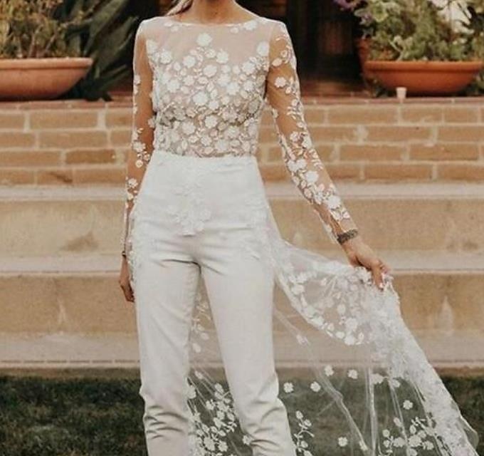 Strandhochzeit Saal Offenes Rücken Hochzeitskleider Hosenanzüge Scoop-Ausschnitt Lange Ärmel Sweep  Brush Train Spitze Brautkleider Mit Blume 2025 2025 - $222.69 –P1