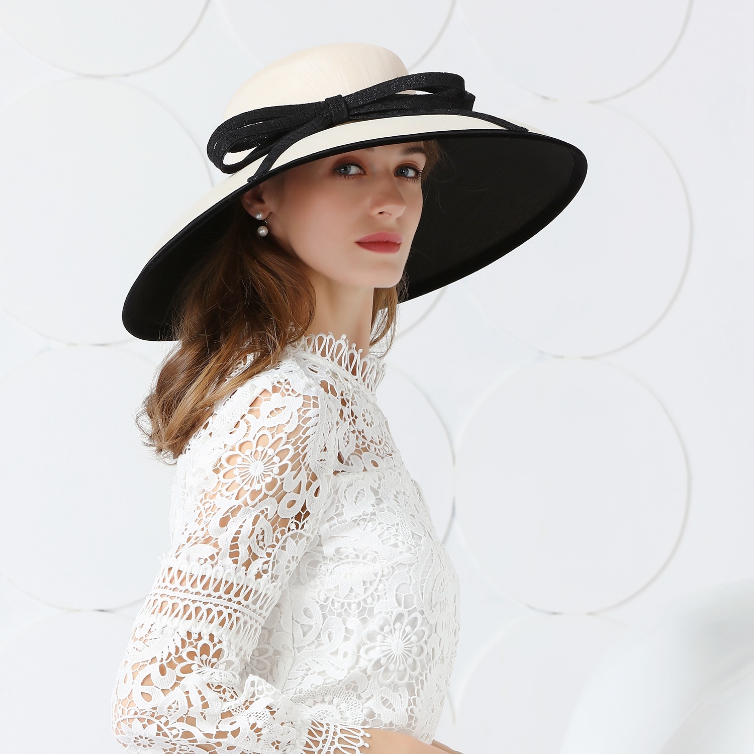 cappelli in tessuto spandex cappello a secchiello matrimonio formale elegante con copricapo bowknot del 2025 a $50.99 –P5