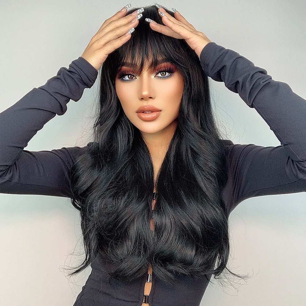 parrucche sintetiche lunghe nere per le donne parrucca ondulata di capelli naturali con frangia parrucca di capelli neri resistente al calore cosplay 26 pollici parrucche per feste di natale del 2025 a $31.99 –P3
