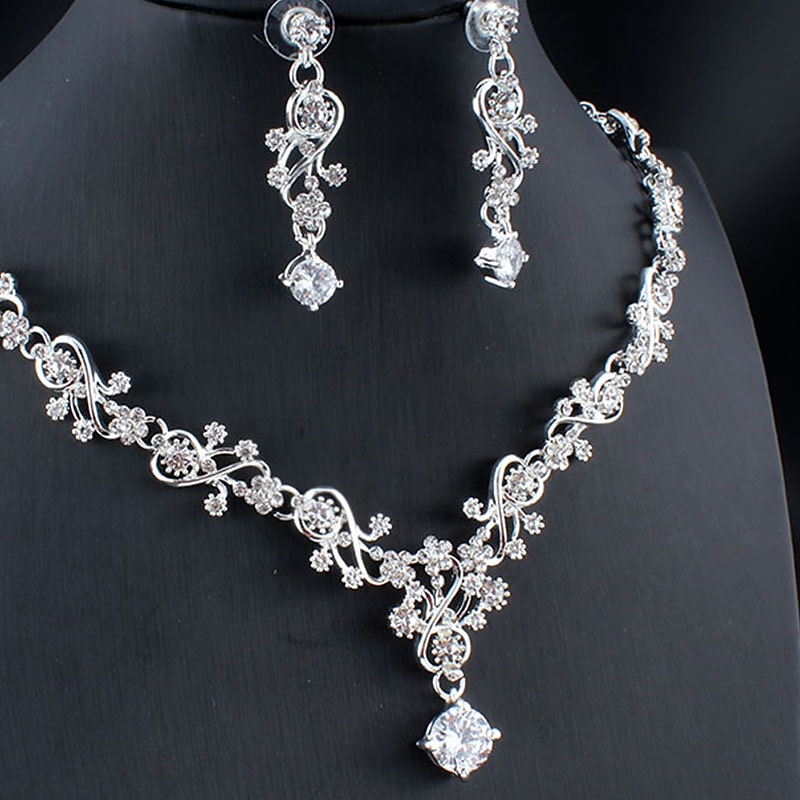 Orecchini a Cerchio 1 set Zircone Cubico Bianco Strass Zinco 1 Collana Orecchini Gioielli Basic Eleganti Coreani Classici A Pendente in Piuma per Festa Matrimonio Carnevale  Set di Gioielli da Sposa del 2025 a $19.99 –P3