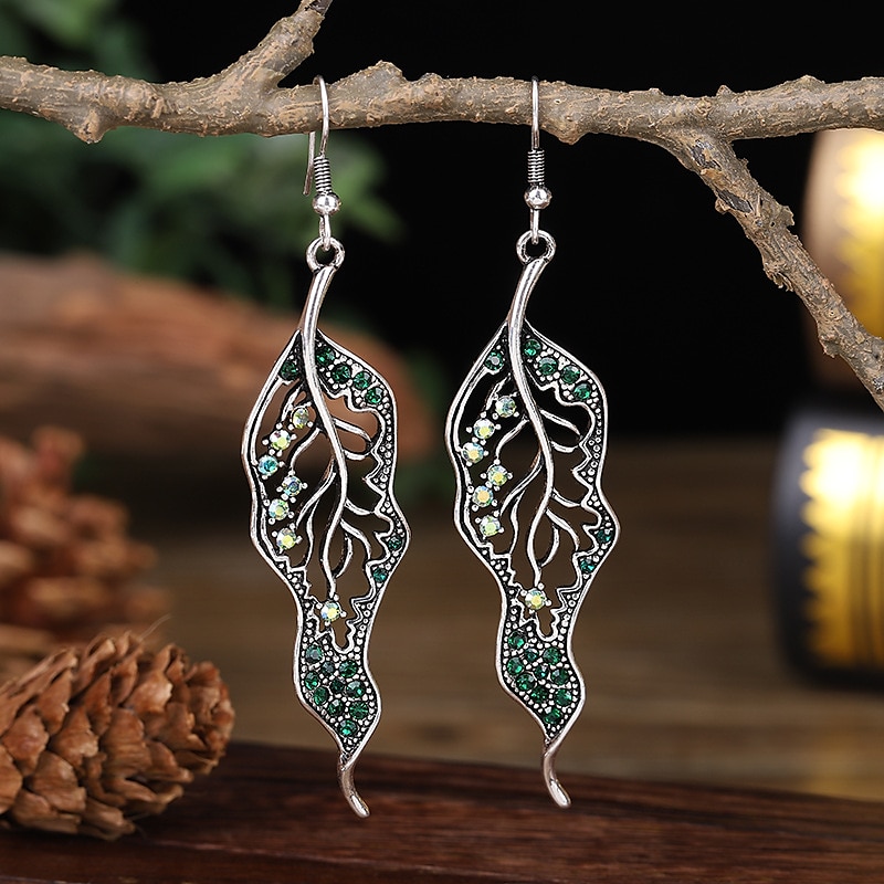 Per donna Orecchini a goccia geometrico A foglia Moda Semplice Boho Orecchini Gioielli Nero / Rosso / Verde Per Feste Per eventi 1 paio del 2025 a $5.49 –P3