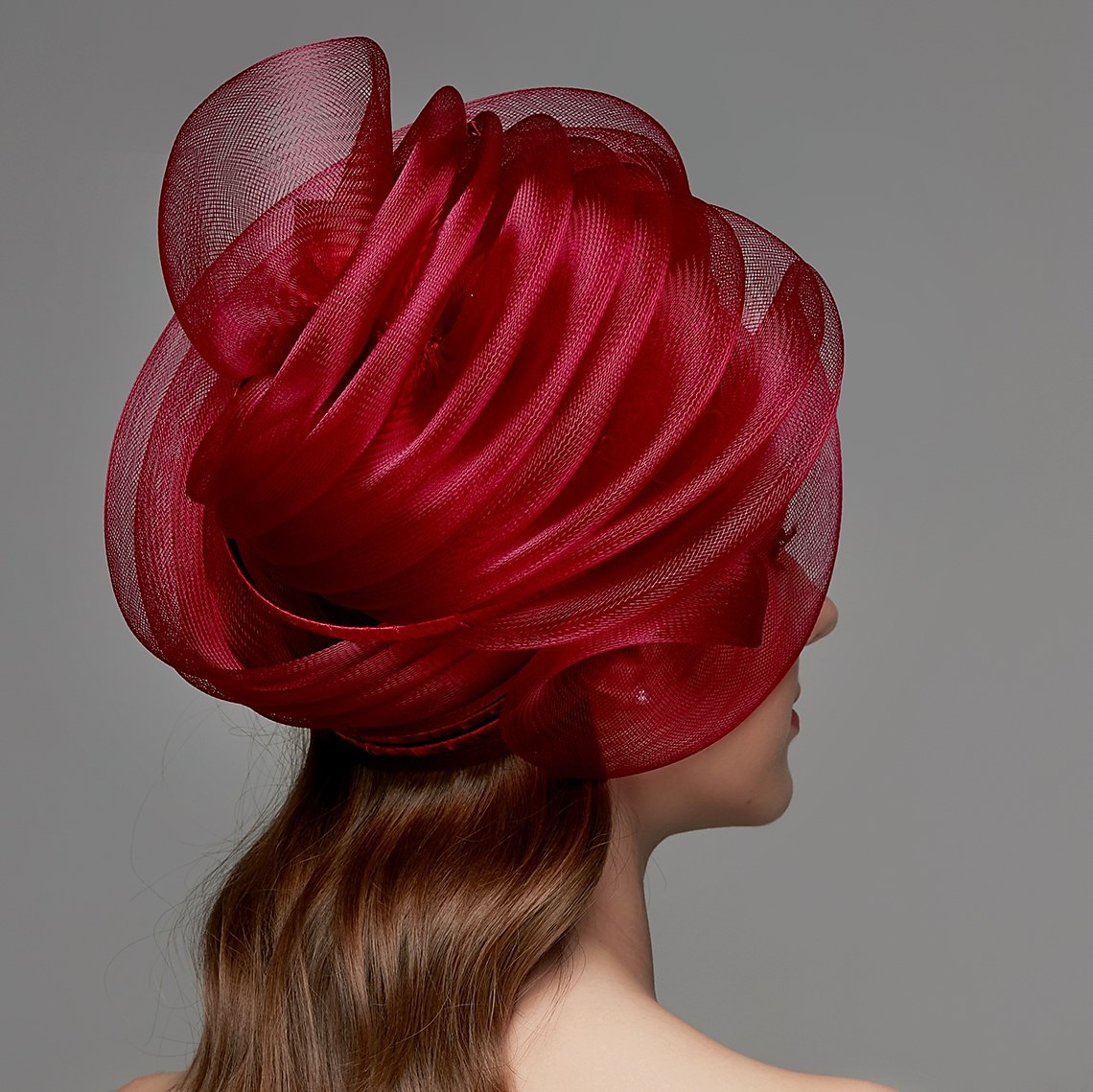 Fascinátory v retro stylu elegantní a luxusní tylové klobouky pokrývka hlavy s peřím květinový lem 1ks svatební dostihové dámské dny pokrývka hlavy šaty které ohromí šaty pro závodní den 2025 - $29.99 –P4