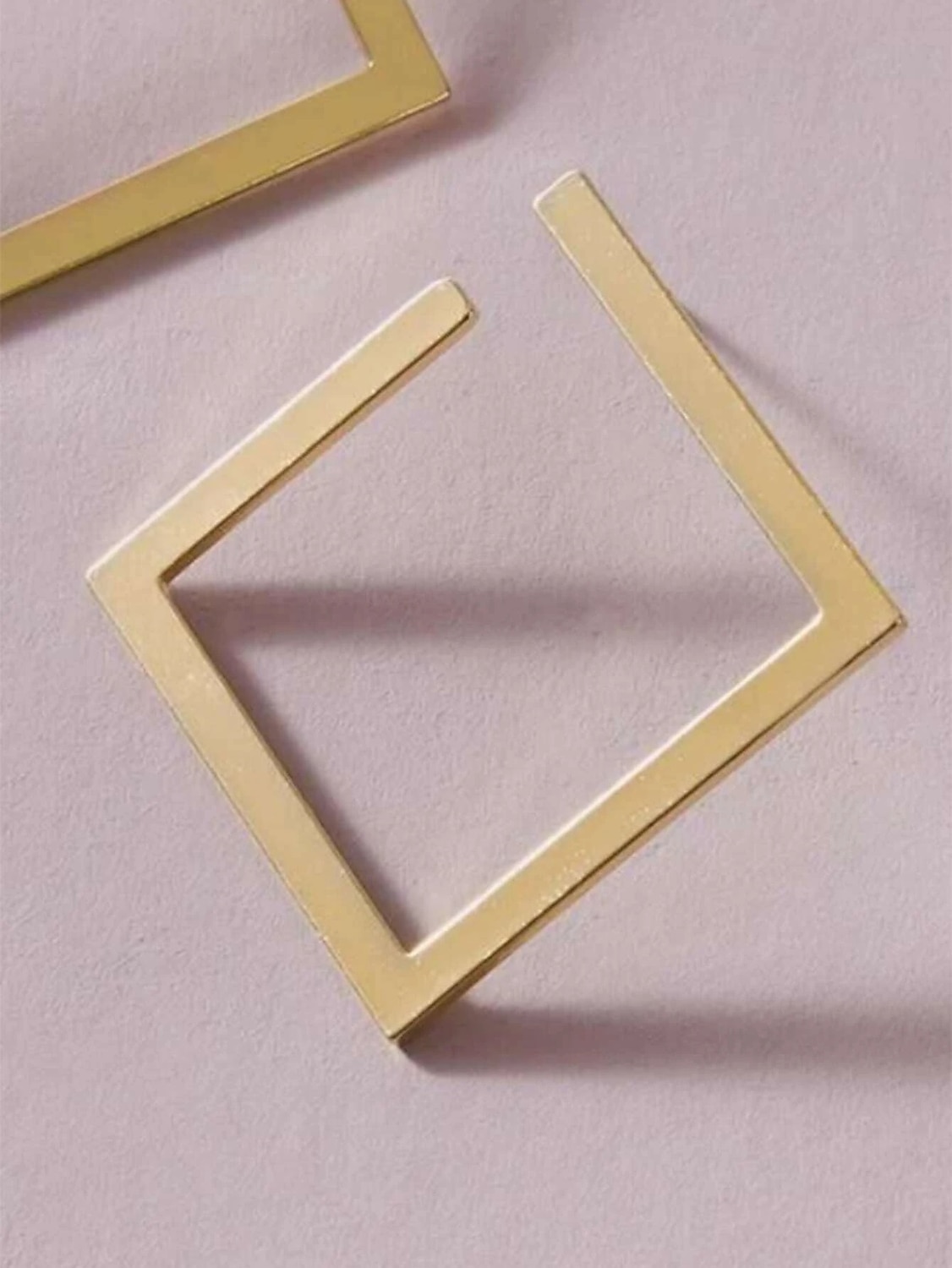 moda europea nuovo stile personalità contratta temperamento vento gelido orecchini esagerato design di nicchia orecchini di diamanti di alta qualità del 2025 a $18.99 –P4