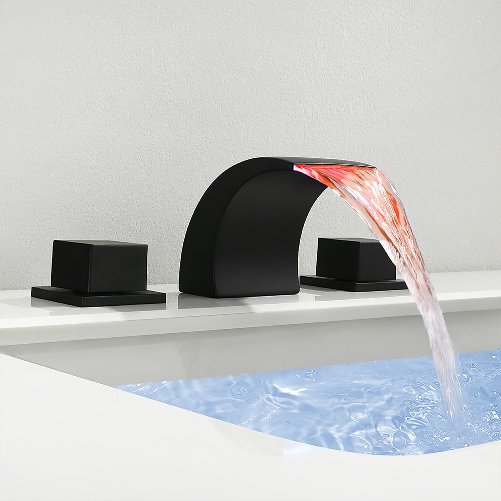waterval badkamer wastafel kraan led-licht op het dek gemonteerd messing, wijdverspreide 2-handgreep 3-gats badvatkranen met warm en koud waterslang 2025 - $186.99 –P7