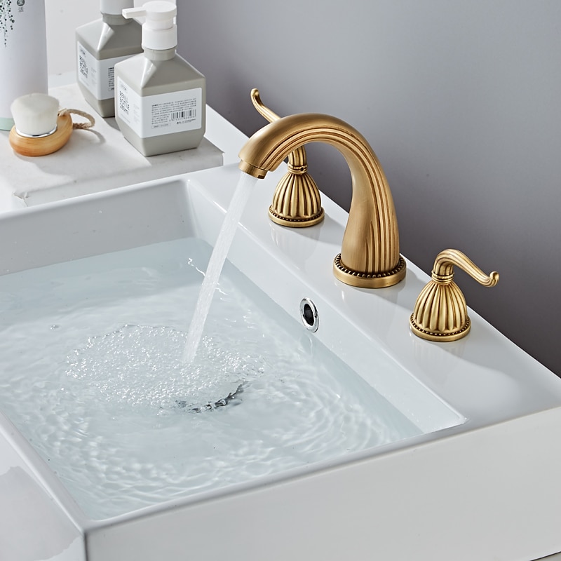 wijdverspreide wastafelmengkraan voor de badkamer, 3-gats 2-greeps wastafelkranen op het blad met warme en koude slang, waterkraan voor vaten 2025 - $113.99 –P2