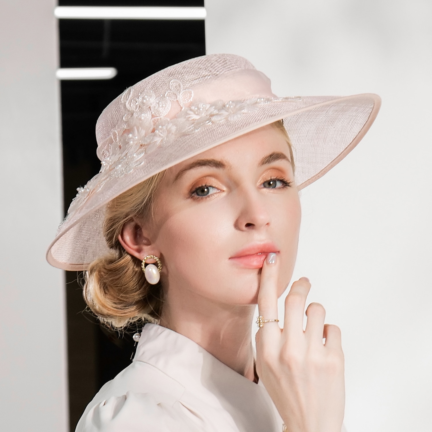 Tyylikkäät söpöt hatut applikaatioilla  kukilla  yksivärisiä 1 kpl juhlia  ilta  tee-juhla  Melbourne Cup päähine dress to impress derby hatut kilpa päivänä 2025 2025 - $74.99 –P5