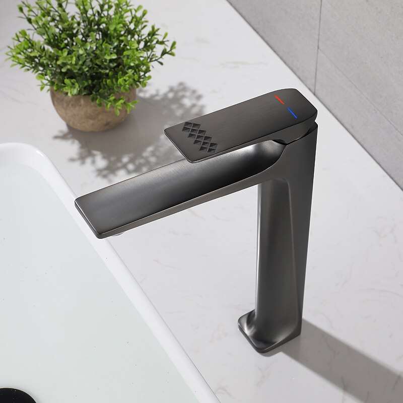 rubinetto del lavandino del bagno, rubinetti da bagno monoforo monocomando in ottone stereoscopico con interruttore caldo e freddo del 2025 a $142.85 –P4