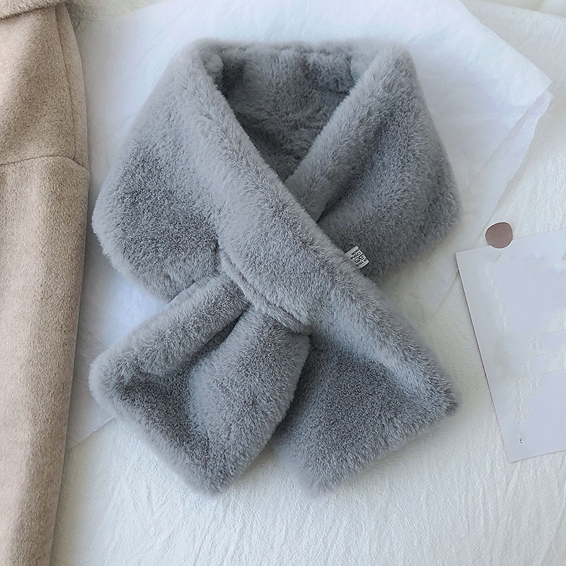 Femmes hiver chaud épaissir écharpes couleur unie fausse fourrure en peluche col croisé écharpe élégant chaud accessoires de mode de 2025 ? $7.49 –P6