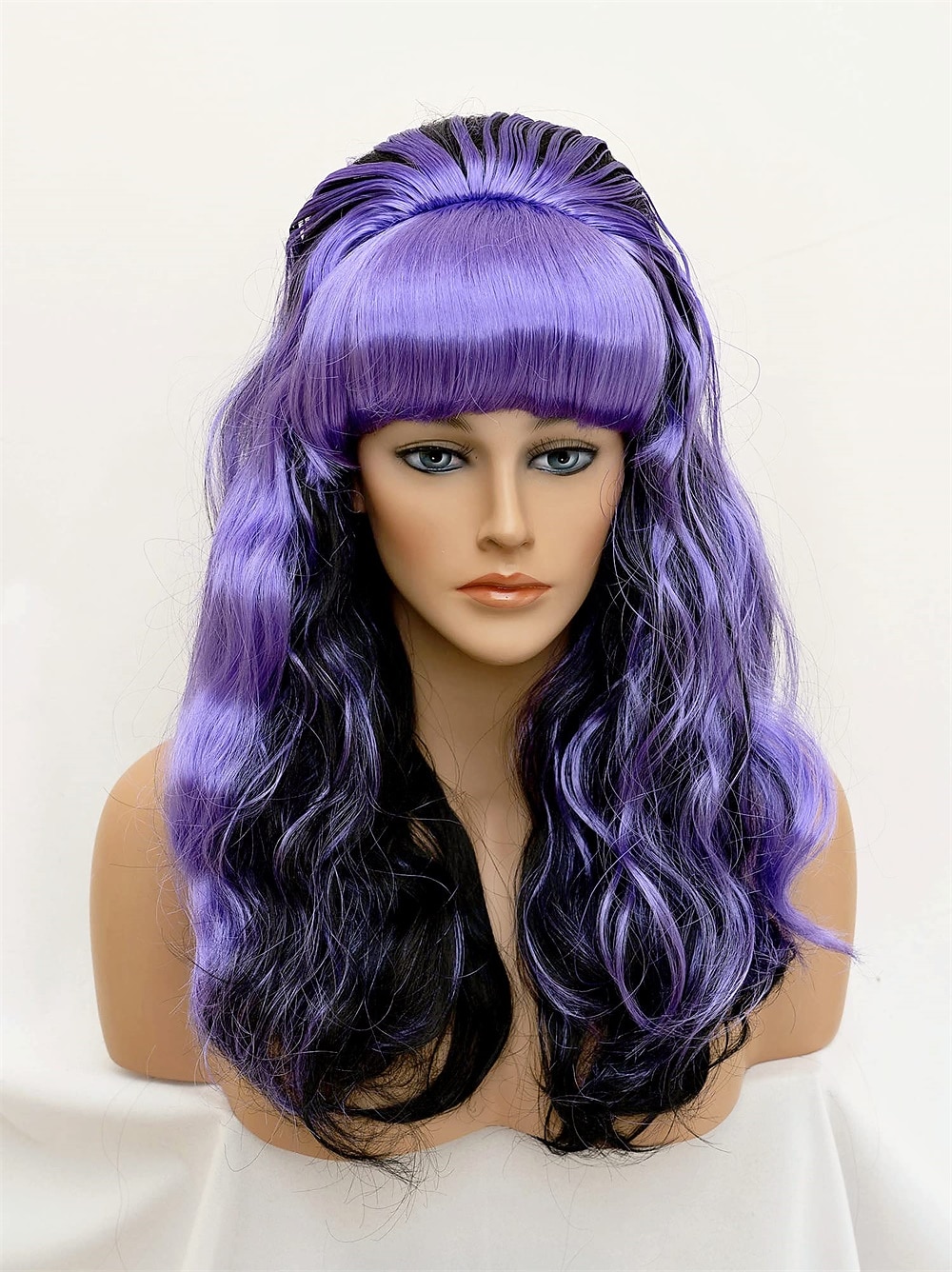 Parrucche a Nido d'Api Parrucca Lunga Ondulata Bionda con Frangia Grande Bouffant per Donne adatta per gli Anni '80 o Festa Parrucche di Halloween del 2025 a $30.99 –P14