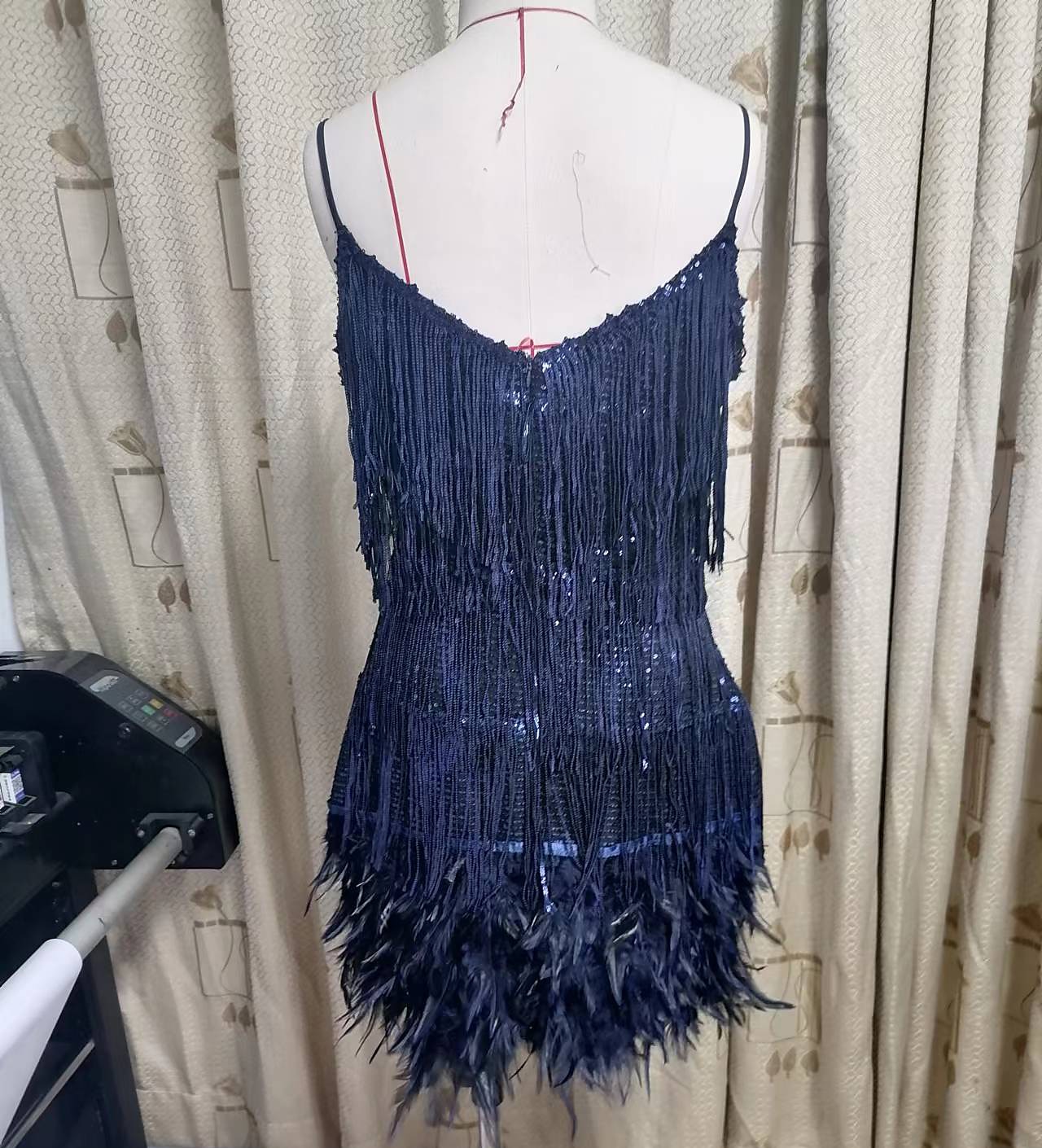 Glada 20-talet 1920-talet Flapper-klänning Klänningar Den store Gatsby Tofs Fjäder Tofs Fjädrar Dam Maskerad Bröllop Bröllopsgäst Fest / afton Vuxen Klänning Hemkomstklänningar 2025 - $46.99 –P12