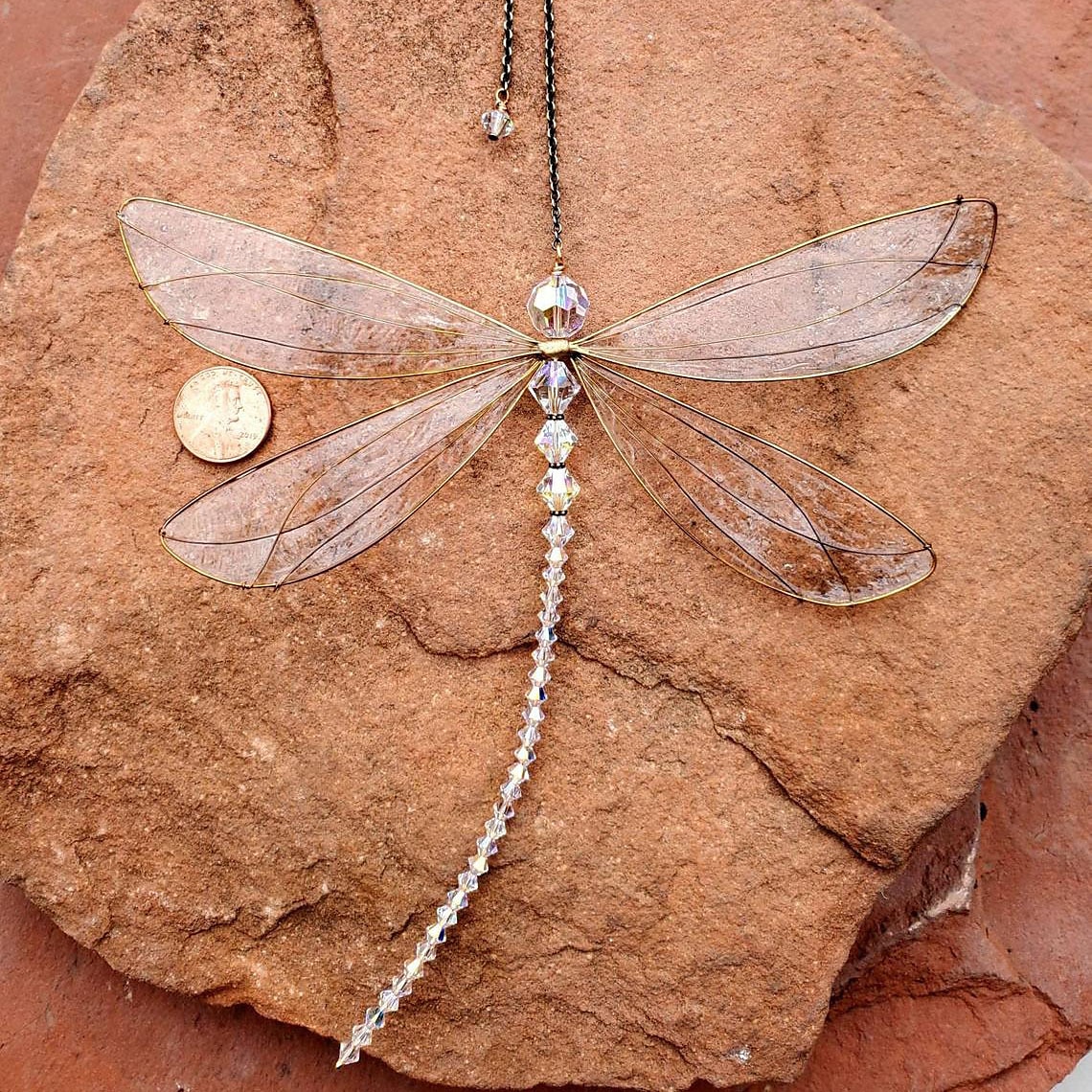 Atrapasueños de libélula, atrapasol de cristal, carillón de viento, regalo hecho a mano, carillón de viento, adorno para colgar en la pared, decoración al aire libre, 15*15cm 2025 - $16.99 –P1
