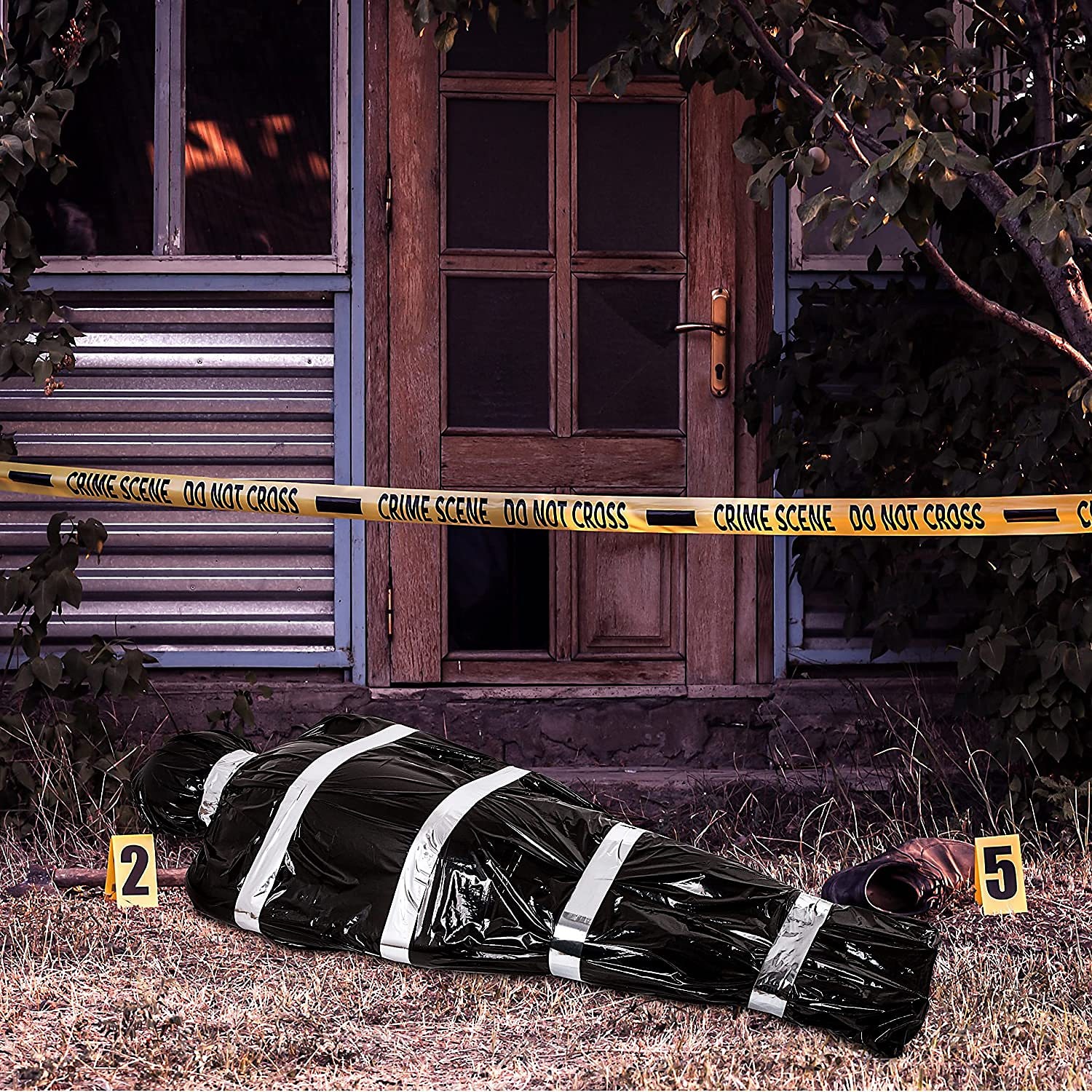 Halloween-Dekorationen Requisiten für tote Opfer, gruselige gefälschte Leiche mit Pumpe, 152 cm hängende gruselige gefälschte Leiche in Tasche, Todesopfer, Halloween-Requisiten für den Außenbereich, 2025 - $30.99 –P5