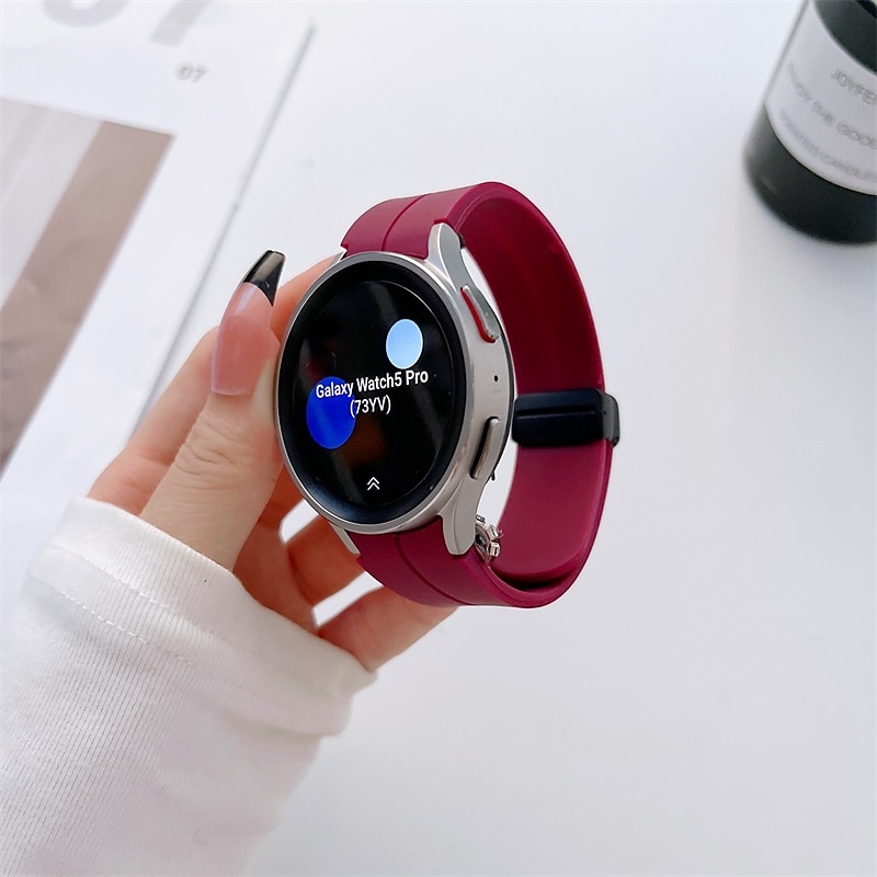 Cinturino per orologio  per Samsung Orologio 7/6/5/4 40/44mm, Orologio 5 Pro 45mm, Orologio 6 Classic 43/47mm, Orologio 4 Classic 42/46mm Silicone Sostituzione Cinghia 20mm Chiusura Magnetica del 2025 a $12.99 –P11