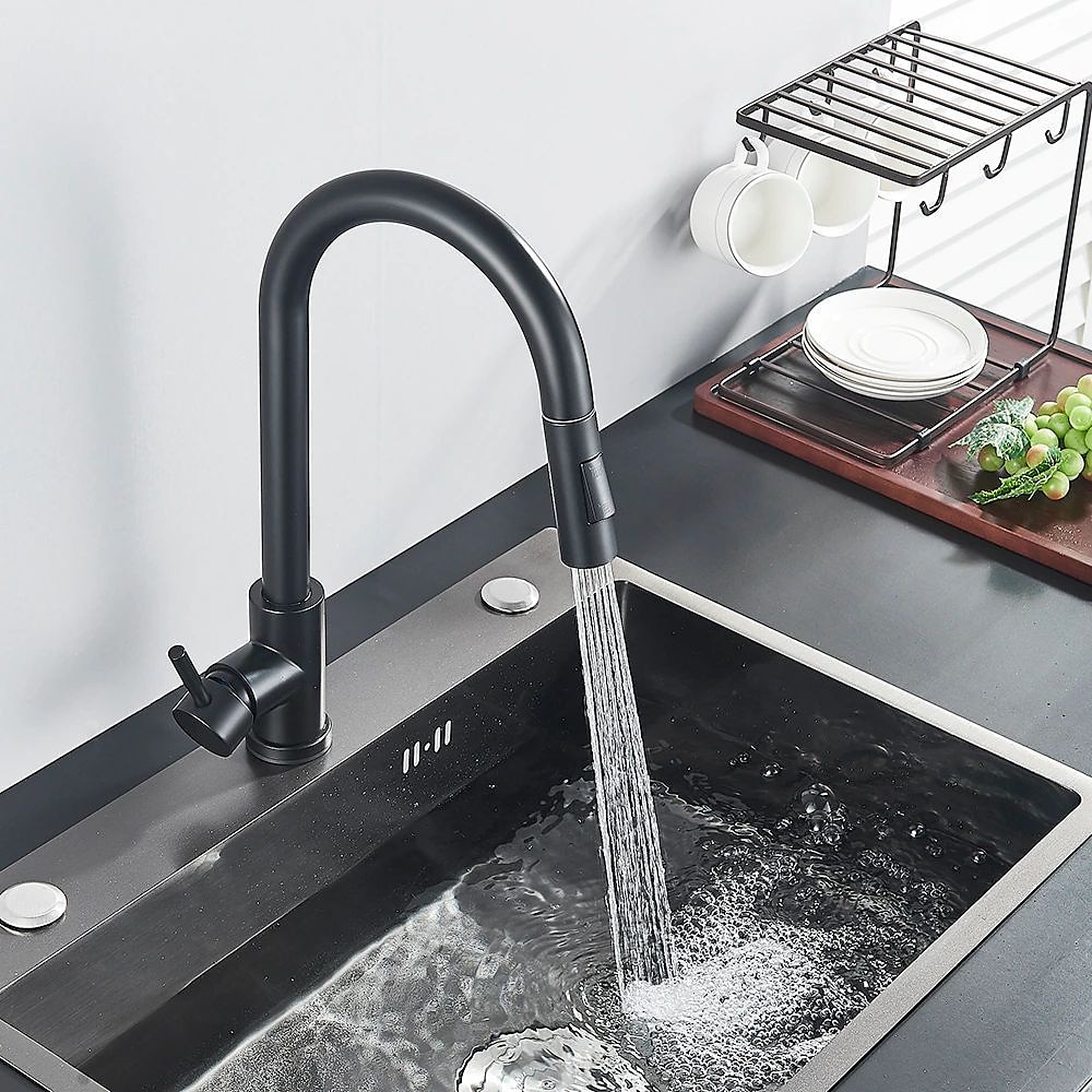 Robinet mitigeur d'évier de cuisine avec pulvérisateur extractible, robinet de récipient rotatif en acier inoxydable, robinet de pulvérisation en mode pluie/cascade, robinet de robinet de cuisine noir et argent avec distributeur de savon de 2025 ? $113.99 –P5