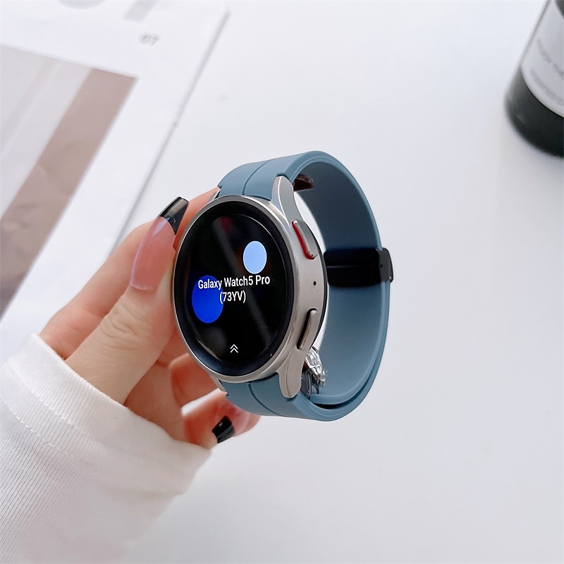 Cinturino per orologio  per Samsung Orologio 7/6/5/4 40/44mm, Orologio 5 Pro 45mm, Orologio 6 Classic 43/47mm, Orologio 4 Classic 42/46mm Silicone Sostituzione Cinghia 20mm Chiusura Magnetica del 2025 a $12.99 –P12
