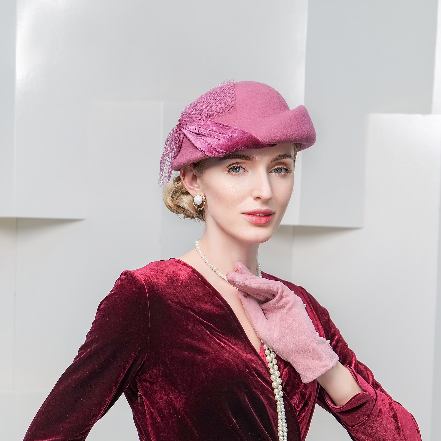 Vintage-tyyli Tyylikäs 100% villa / Sametti hatut kanssa Ruseteilla / Koristehelmillä / Reunat 1kpl Kausaliteetti / Pyhäpäivä Päähine 2026 - $43.99 –P4