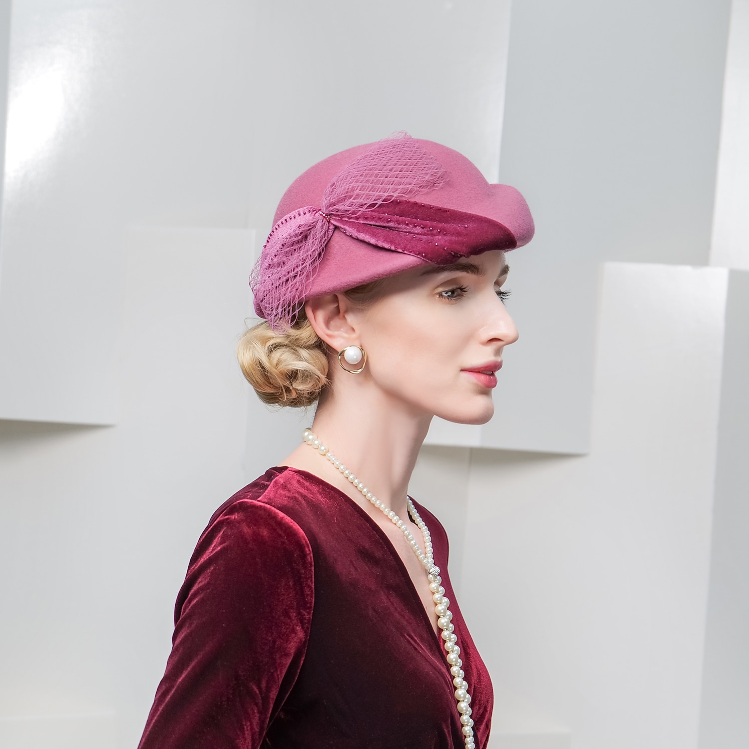 Vintage-tyyli Tyylikäs 100% villa / Sametti hatut kanssa Ruseteilla / Koristehelmillä / Reunat 1kpl Kausaliteetti / Pyhäpäivä Päähine 2026 - $43.99 –P5