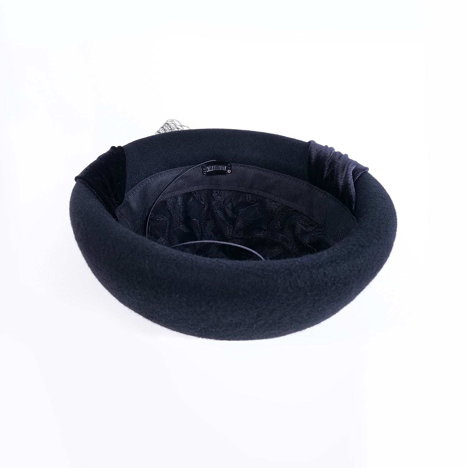 Vintage-tyyli Tyylikäs 100% villa / Sametti hatut kanssa Ruseteilla / Koristehelmillä / Reunat 1kpl Kausaliteetti / Pyhäpäivä Päähine 2026 - $43.99 –P10