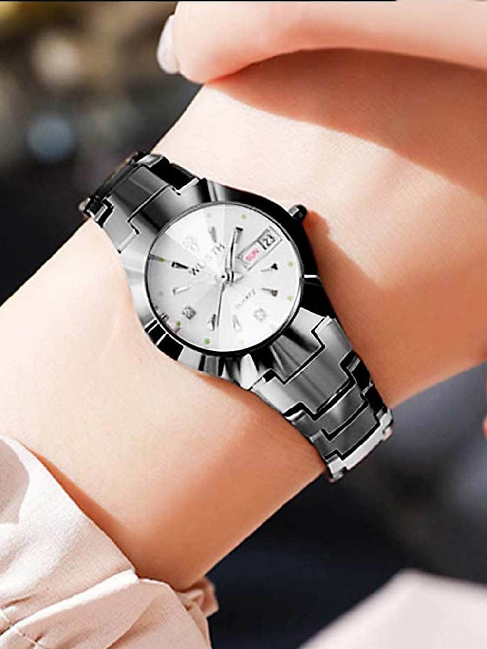 Montre Montres à quartz pour Femme Analogique - Digitale Numérique Quartz Tendance Mode Luxe Imperméable Calendrier Lumineux Métal Alliage / Noctilumineux de 2025 ? $16.99 –P7