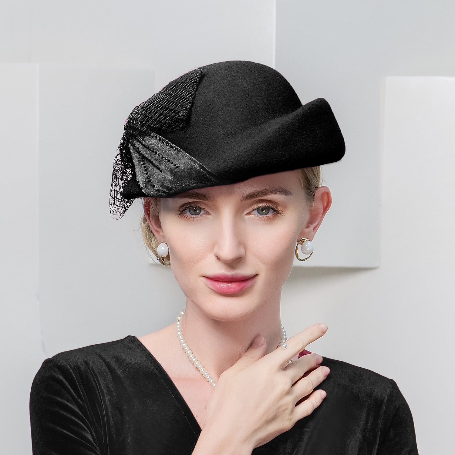 Vintage-tyyli Tyylikäs 100% villa / Sametti hatut kanssa Ruseteilla / Koristehelmillä / Reunat 1kpl Kausaliteetti / Pyhäpäivä Päähine 2026 - $43.99 –P6