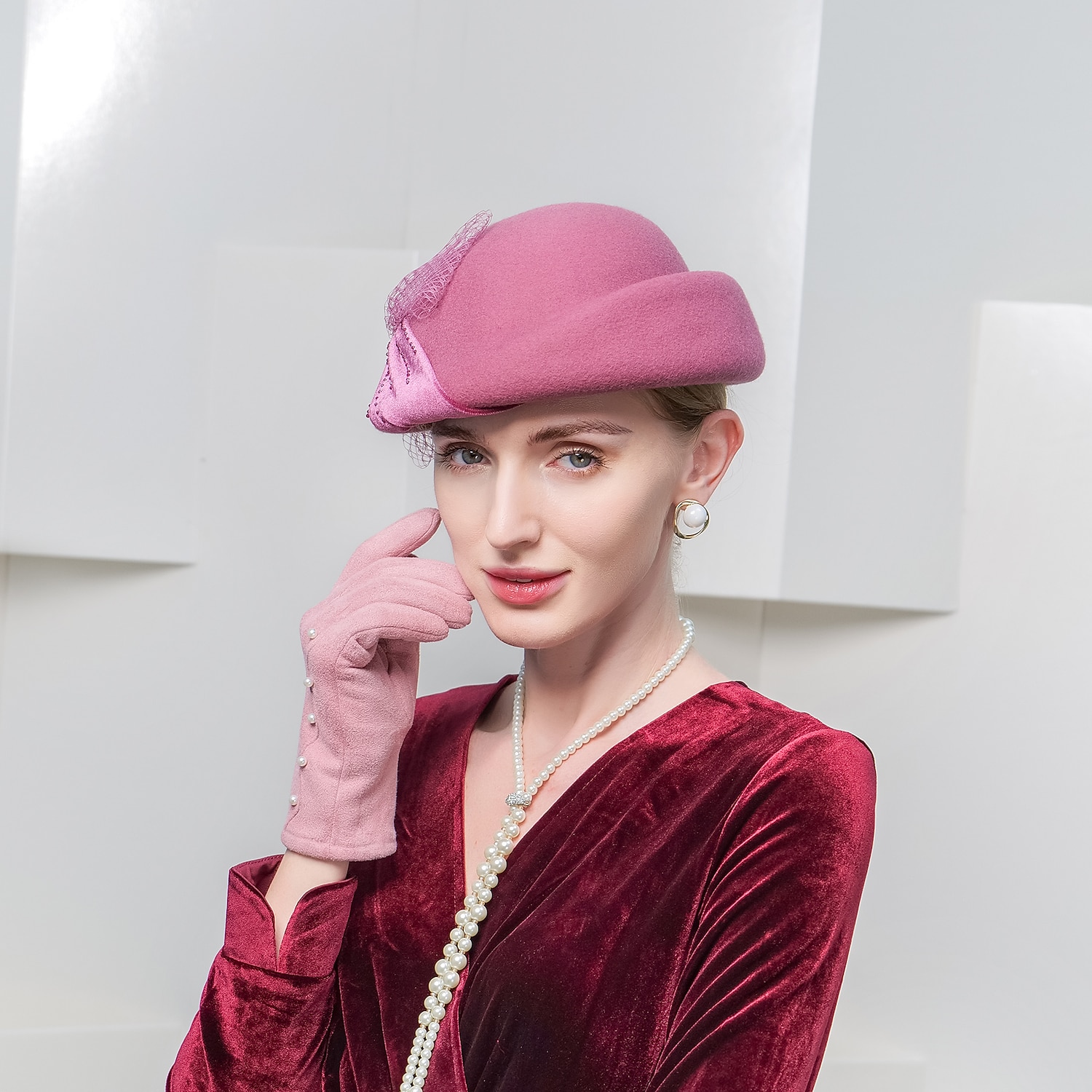 Vintage-tyyli Tyylikäs 100% villa / Sametti hatut kanssa Ruseteilla / Koristehelmillä / Reunat 1kpl Kausaliteetti / Pyhäpäivä Päähine 2026 - $43.99 –P3