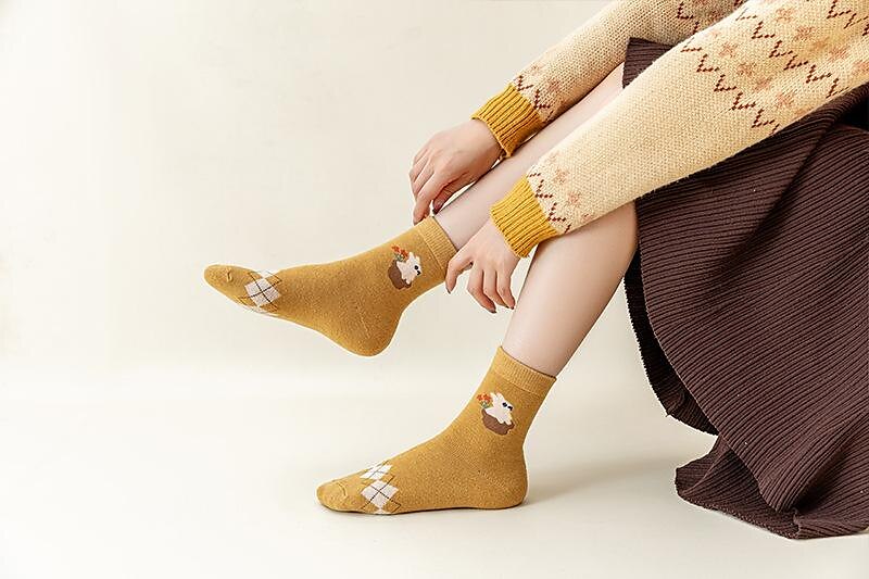  5 Pairs Comfortable and Warm Vintage Crew Socks for Women -  Soft Wool Knit Cabin Socks, Cozy Thick Winter Gifts : Clothing, Shoes &  Jewelry
