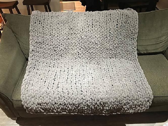Chunky Knit Throw Blanket Soft Luxury Chenille Yarn Blanket for Farmhouse Boho Decor,Handmade Tight Braided Thick Cable Knit Throw for Bed,Couch,Light Grey 2025 - $31.99 –P16