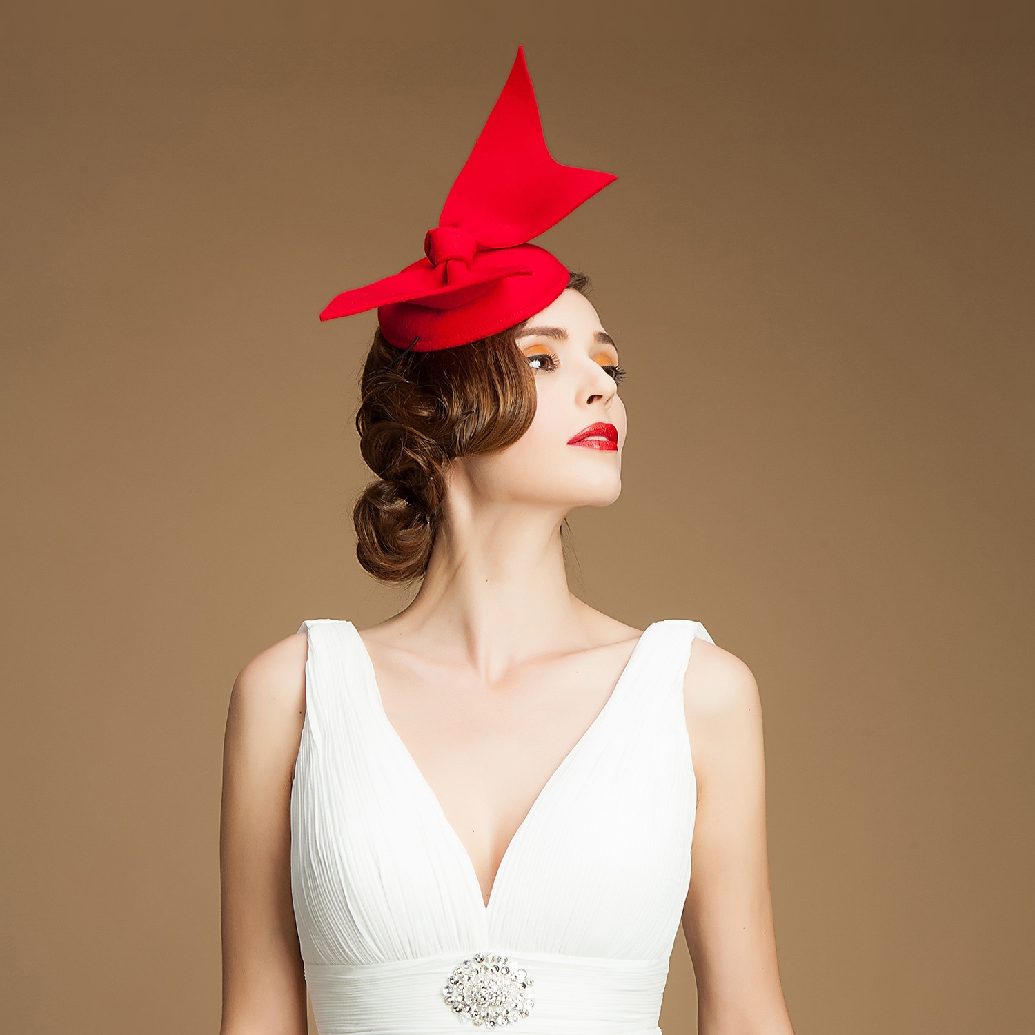 fascinators fasjonable kentucky derby lue ull jenter fest/ute/bryllups hatter med englevinger(flere farger) 2025 - $56.99 –P4