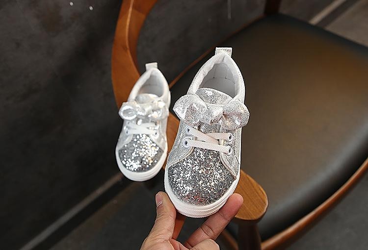 Fille Basket du quotidien Sports et plein air Paillettes Décontractées Matière synthétique Petits enfants (4-7 ans) Tout-petit (2-4 ans) Ecole du quotidien Marche Extérieur Paillette Lacet Paillettes de 2025 ? $19.99 –P12