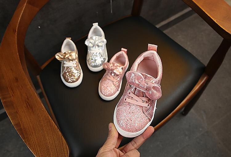 Fille Basket du quotidien Sports et plein air Paillettes Décontractées Matière synthétique Petits enfants (4-7 ans) Tout-petit (2-4 ans) Ecole du quotidien Marche Extérieur Paillette Lacet Paillettes de 2025 ? $19.99 –P7
