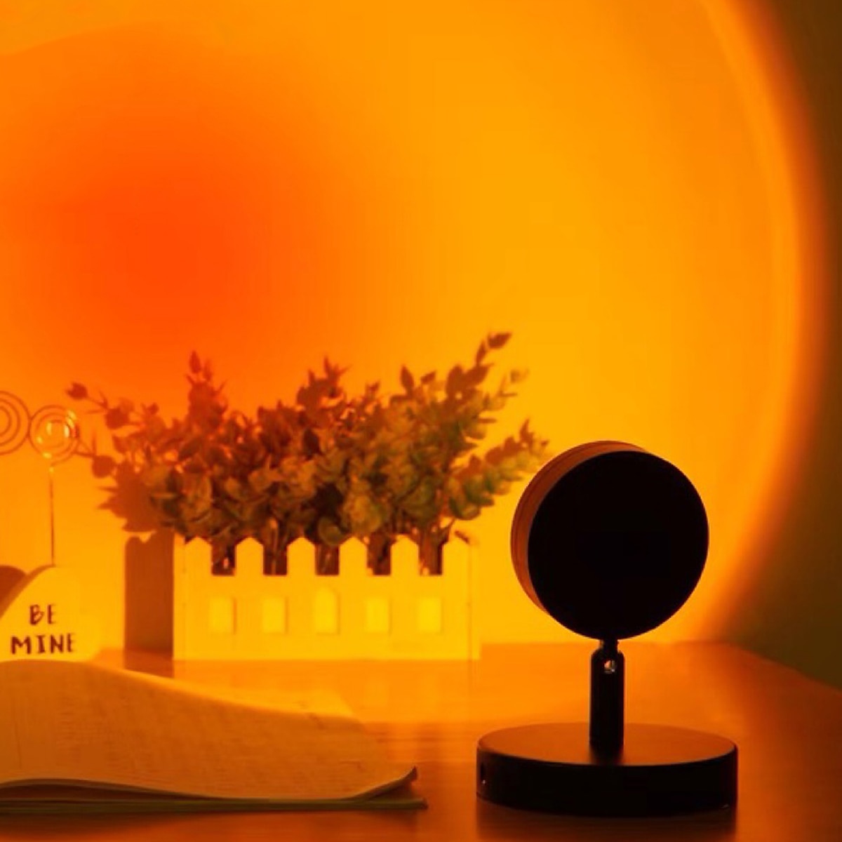 Sunset Lampe Sonnenuntergangs-Projektorlampe, USB-betriebene Regenbogen-Sonnenuntergangs-Atmosphärenlampe, 180 Grad drehbar für Wohnzimmer, Schlafzimmer, Nachttischlampe 2025 - $7.49 –P12