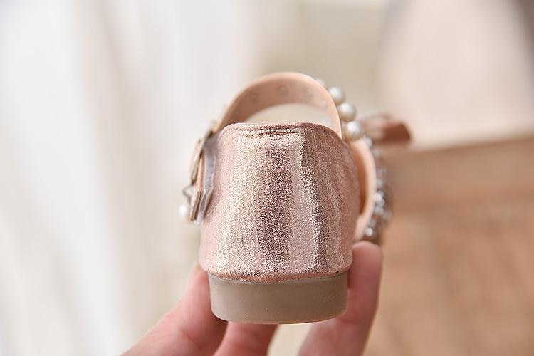 Da ragazza Tacchi Giornaliero Brilla Scarpe di tela Tacchi Lustrini PU Cosplay Ragazzi (7 anni +) Ragazzini (4-7 anni) Matrimonio Feste Regalo Footing Danza Fiocco Perle Fibbia Argento Nero Rosa del 2025 a $29.99 –P9
