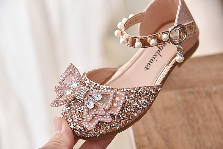 Da ragazza Tacchi Giornaliero Brilla Scarpe di tela Tacchi Lustrini PU Cosplay Ragazzi (7 anni +) Ragazzini (4-7 anni) Matrimonio Feste Regalo Footing Danza Fiocco Perle Fibbia Argento Nero Rosa del 2025 a $29.99 –P3