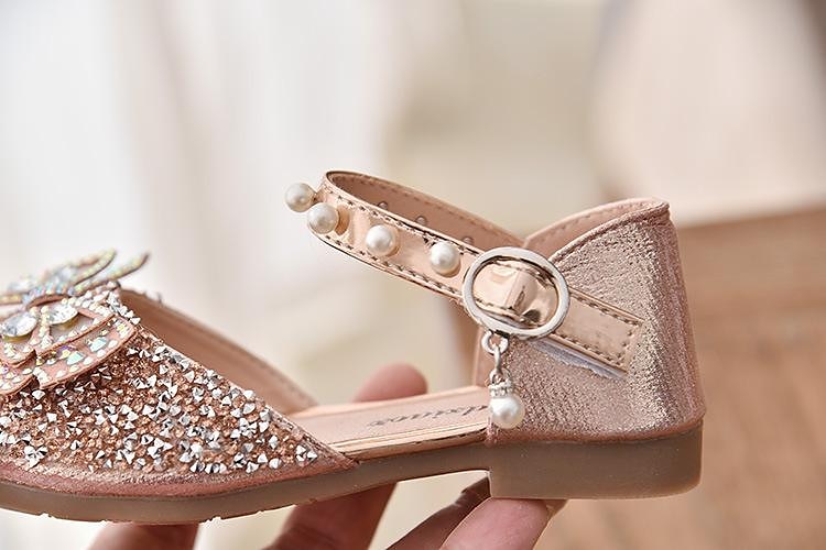 Da ragazza Tacchi Giornaliero Brilla Scarpe di tela Tacchi Lustrini PU Cosplay Ragazzi (7 anni +) Ragazzini (4-7 anni) Matrimonio Feste Regalo Footing Danza Fiocco Perle Fibbia Argento Nero Rosa del 2025 a $29.99 –P1